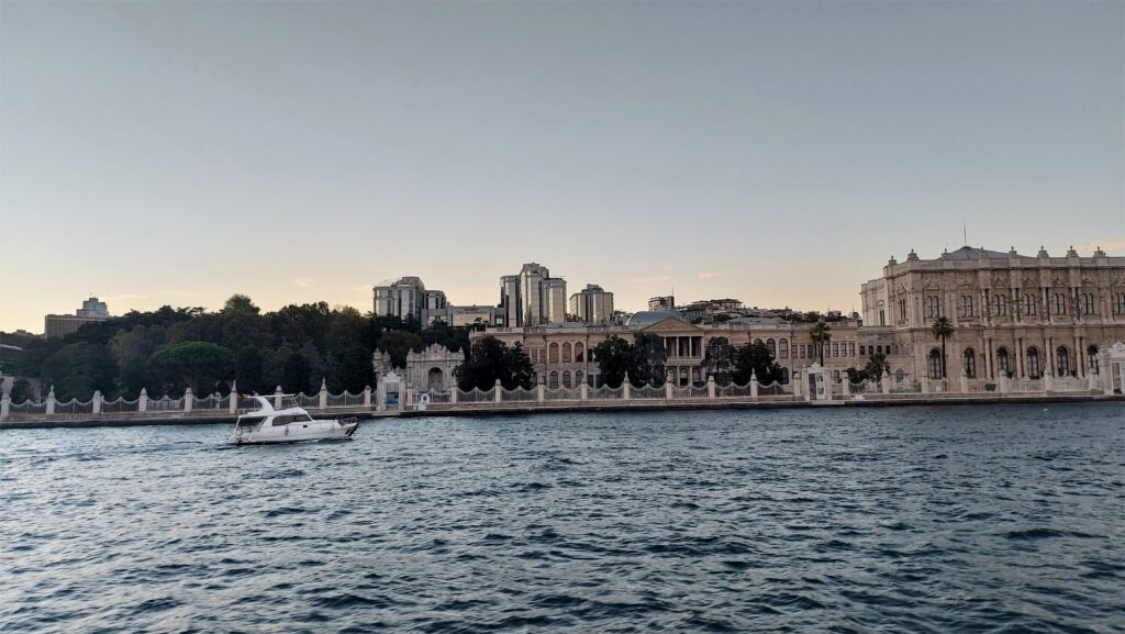 Türkei zwischen Tradition und Moderne. Bauten am Bosporus