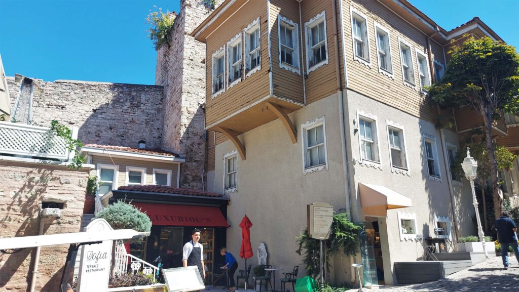 Häuser entlang des Topkapi Palast