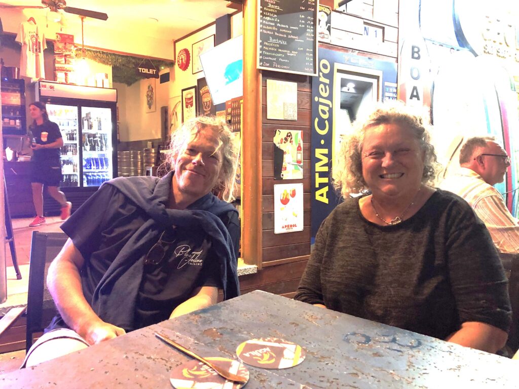 Bernd und Petra in der Tapasbar Corralejo 2