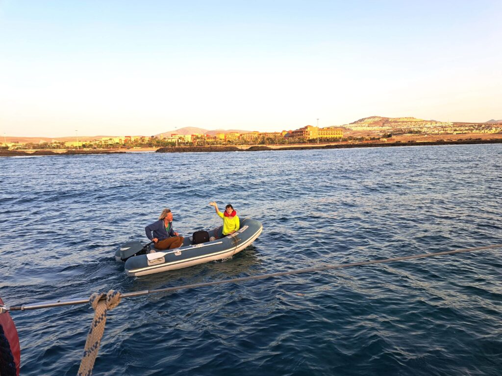 Sabine geht von Bord
