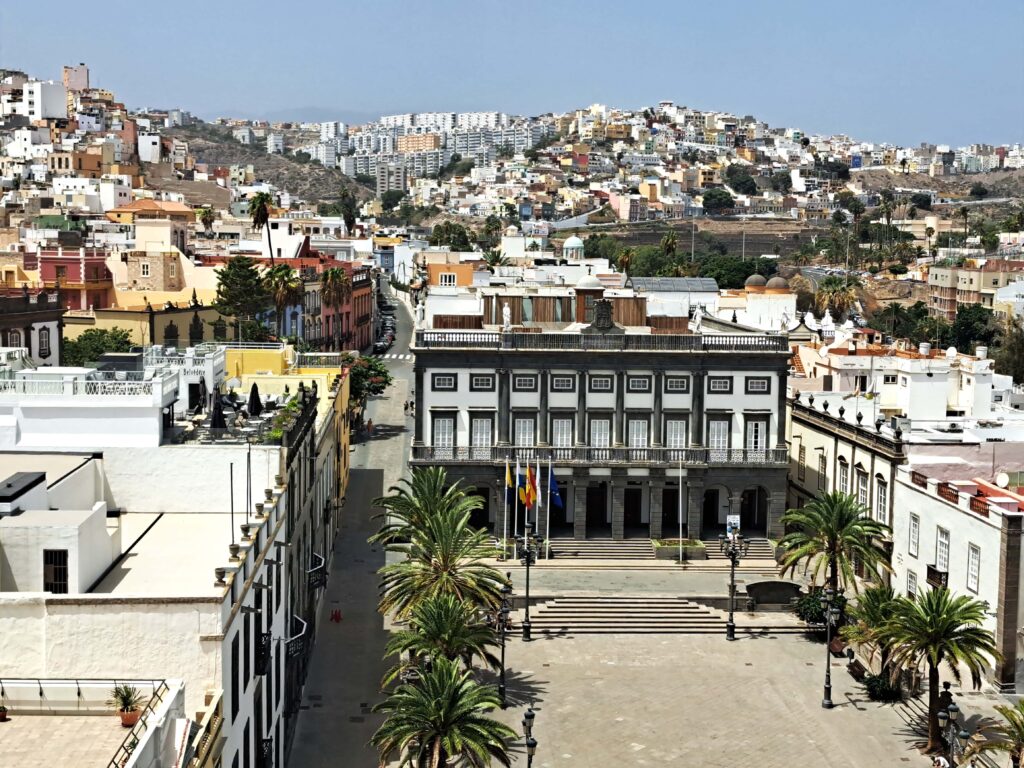 Blick ueber die Stadt von Santa Ana