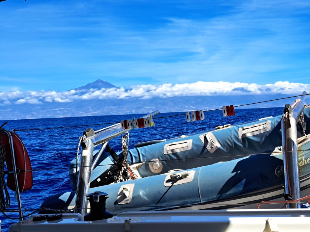 Blick zurueck auf Teneriffa Teide