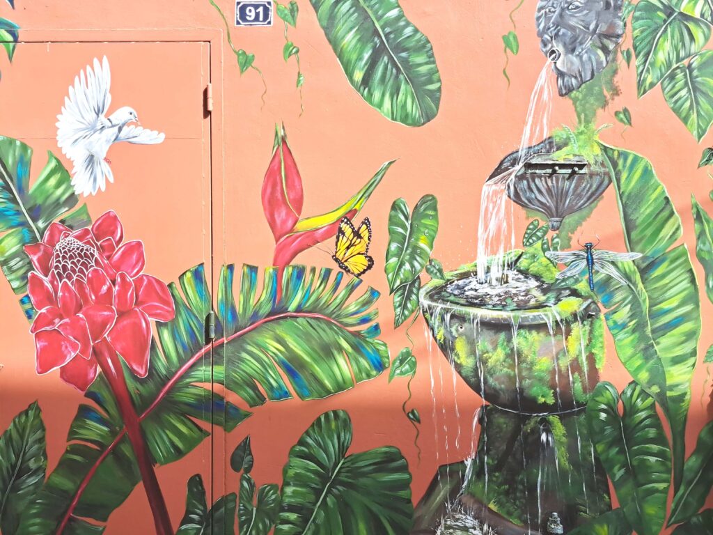 Streetart Taube und Schmetterling