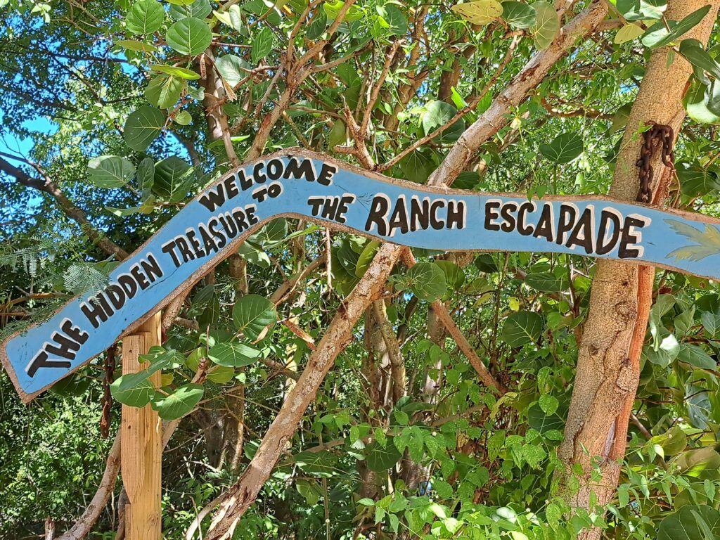 The Ranch Escapade Schild