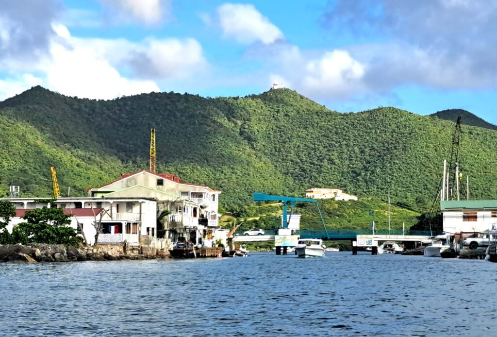 Bruecke Lagune Einfahrt St. Martin
