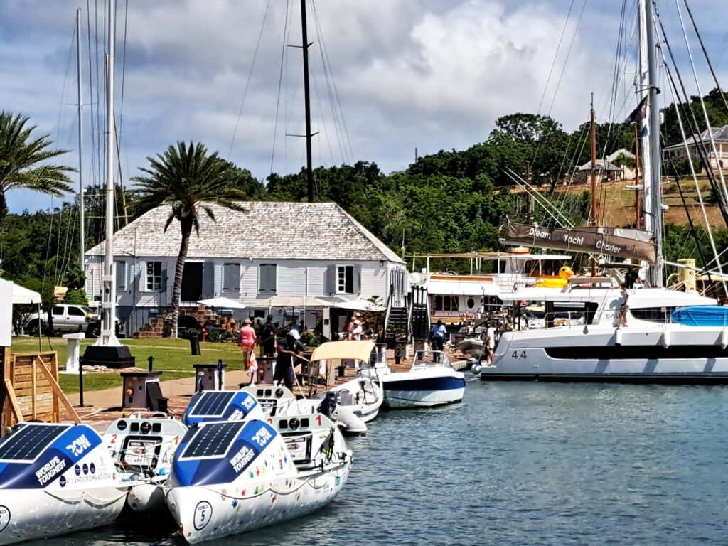 Hochseeruderboote in English Harbour