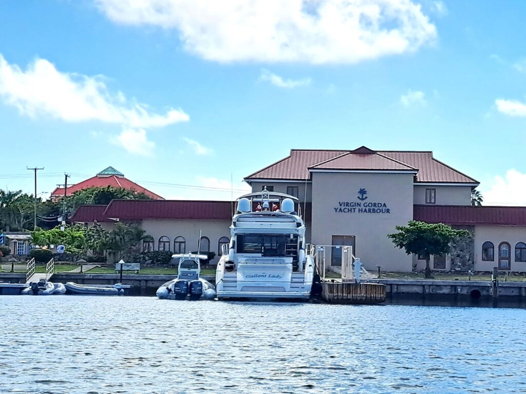 Der Jachthafen Virgin Gorda in Spanish Town. Hier lassen wir unser Dinghi.