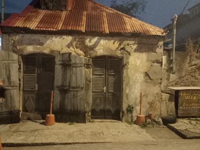 Ein Bild, das draußen, Himmel, Gelände, Abfallcontainer enthält.  Automatisch generierte Beschreibung