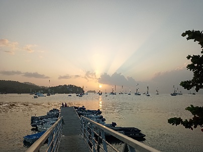 Ein Bild, das draußen, Himmel, Wasser, See enthält.  Automatisch generierte Beschreibung