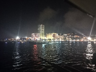 Ein Bild, das draußen, Himmel, Wasser, See enthält.  Automatisch generierte Beschreibung