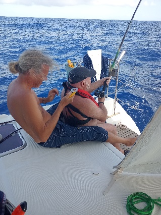 Ein Bild, das Person, draußen, Kleidung, Himmel enthält.  Automatisch generierte Beschreibung