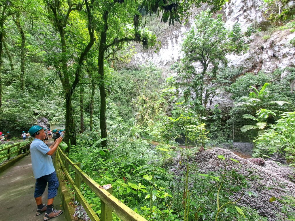 06 Abstieg zur Hoehle