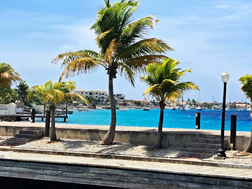 Blick von Marina auf Bucht Kralenddijk