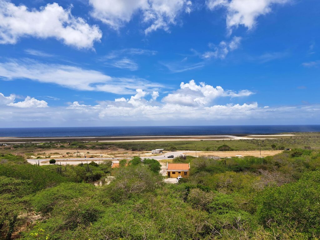 Landschaft Curacao bei Hato Hoehlen