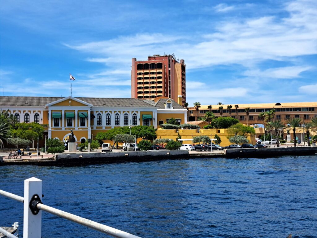 Regierungsgebaeude Willemstad