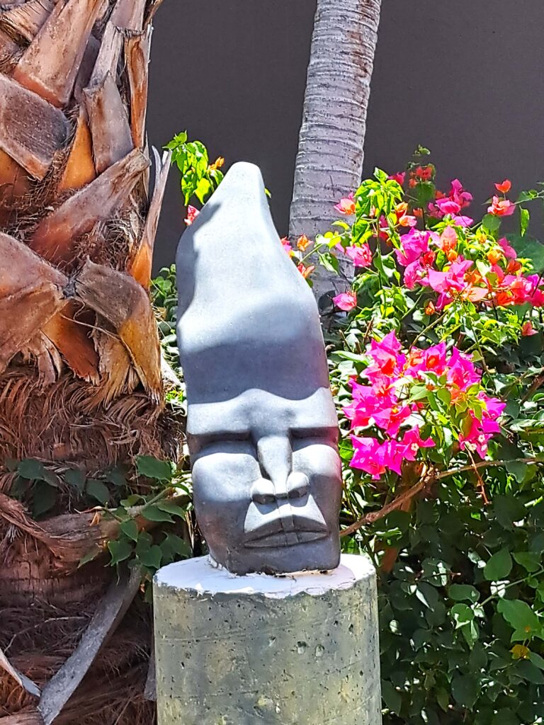 Skulptur Kopf Kura Hulanda Village
