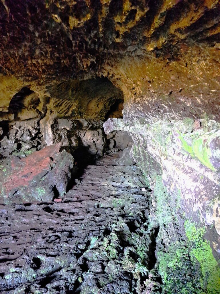 32 Innern der Hoehle