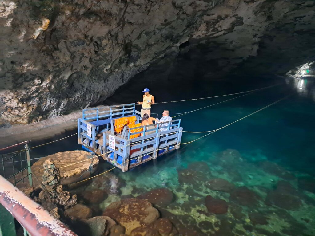 Faehrboot ueber den secundo ojo