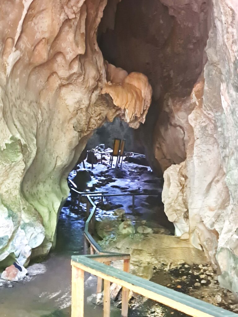 Eingang Cueva de las Lineas