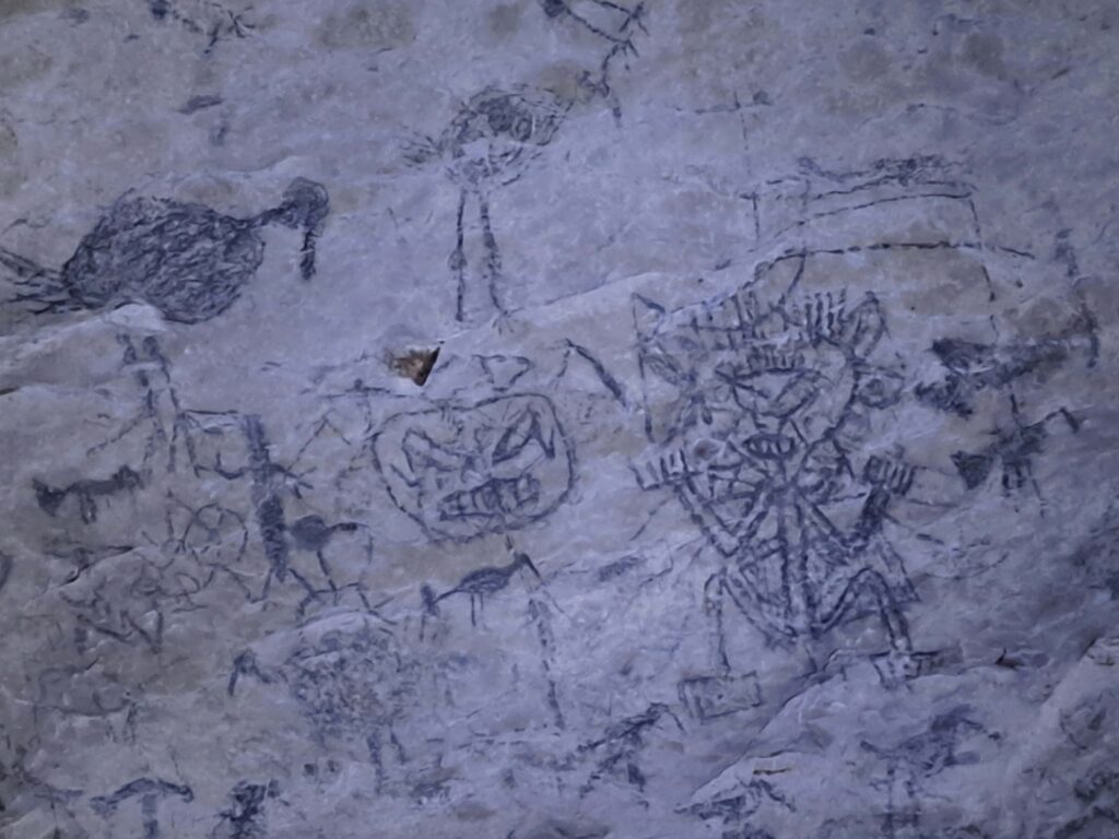 Hoehlenzeichnungen grosses Bild