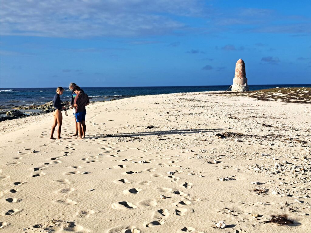 Besuch auf der Sandbank im Hogsty Atoll