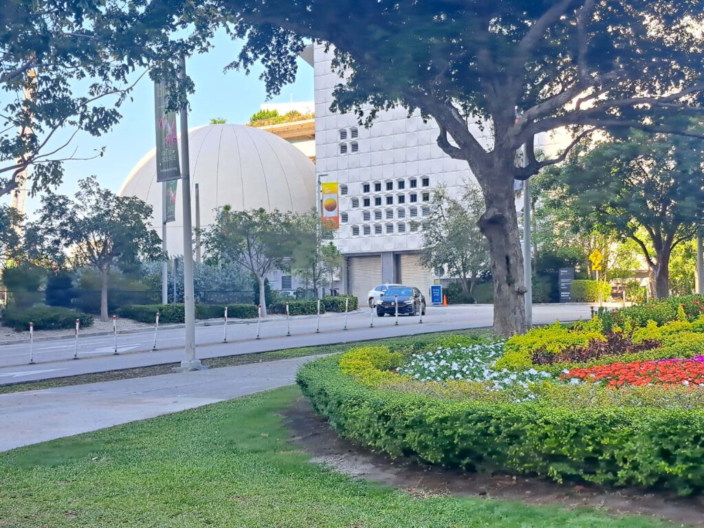 Man erreicht das Frost Science Museum bequem mit dem Metromover.
