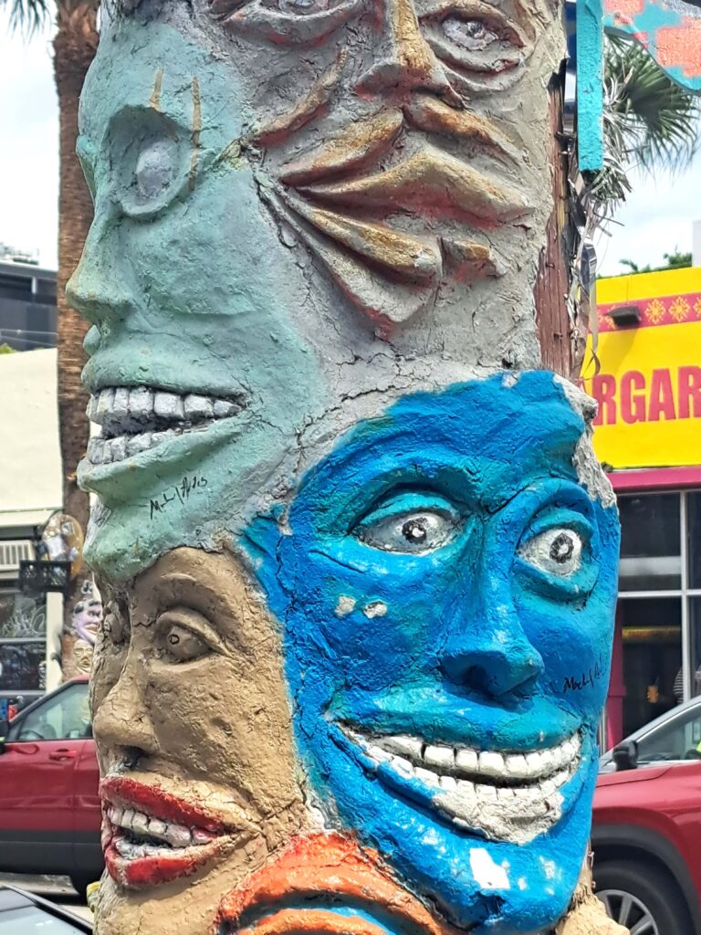 Gesichter Strassenlaterne