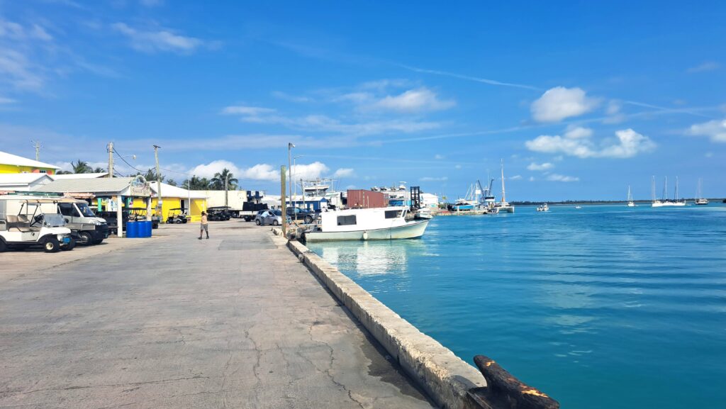 Hafen von Spanish Wells. Unser Dinghi liegt hier ruhig und sicher.
