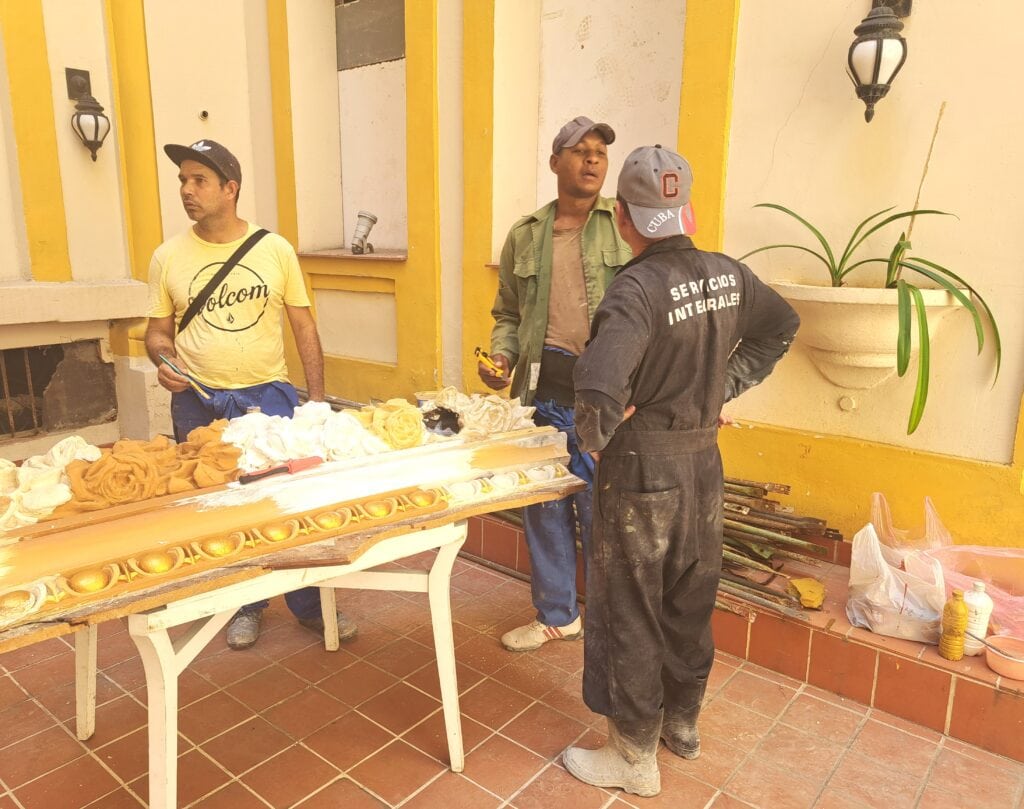 42 Arbeiter Stuckarbeiten